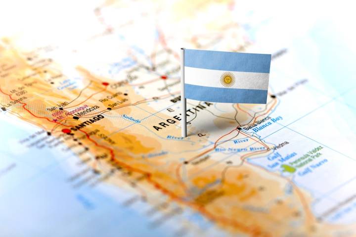 Grupo Galicia Stock: Buy The Dip To Play Argentina's Recovery (NASDAQ:GGAL)