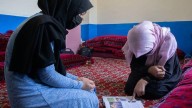 Las mujeres han sido borradas de la vida pública en Afganistán