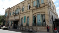Confuso incidente en Fomento 9 de Julio: una mujer hirió a un hombre y luego intentó escapar con un cuchillo en mano
