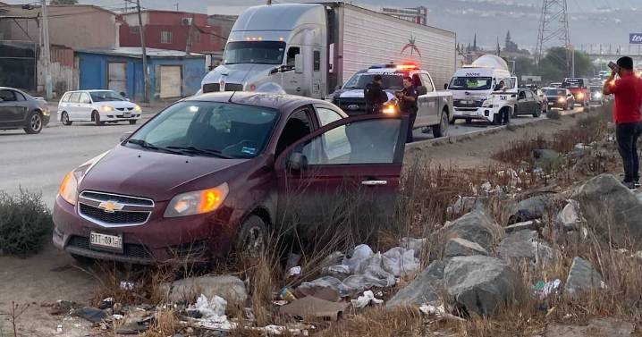 Registran accidente vehicular en bulevar 2000
