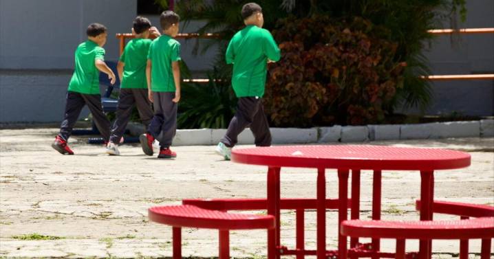 VIDEO: "Inaceptable" el cierre de dos escuelas durante el inicio del año escolar
