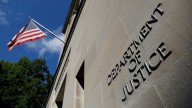 Juicio por YPF: la Justicia de EE.UU. suspendió la orden de entregar las acciones mientras la Argentina apela