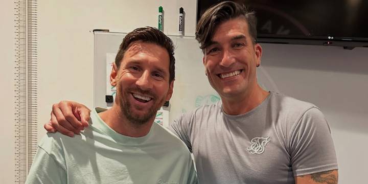 Dejó el fútbol y la gloria en Barcelona por la música, fue profesor de zumba y se reencontró con Messi: el regalo del ídolo