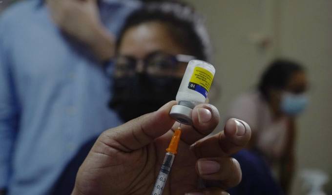 Ecuador elimina requisito de vacuna contra fiebre amarilla para viajeros de Perú