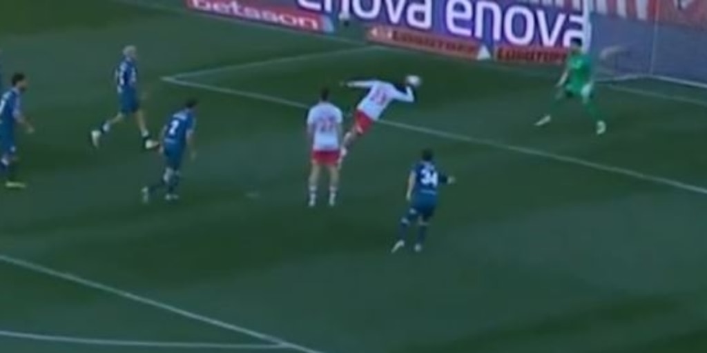 El gol de López Muñoz para Argentinos ante Racing que hizo recordar al de su tío Maradona a los ingleses