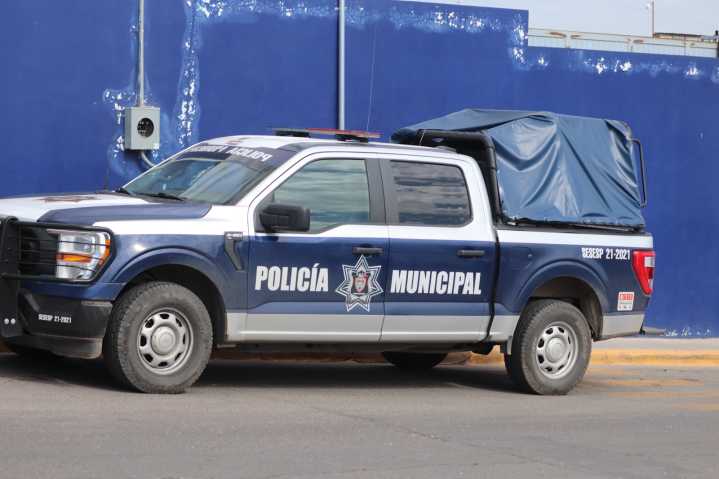 Localizan sin vida a hombre en profundo hoyo con agua