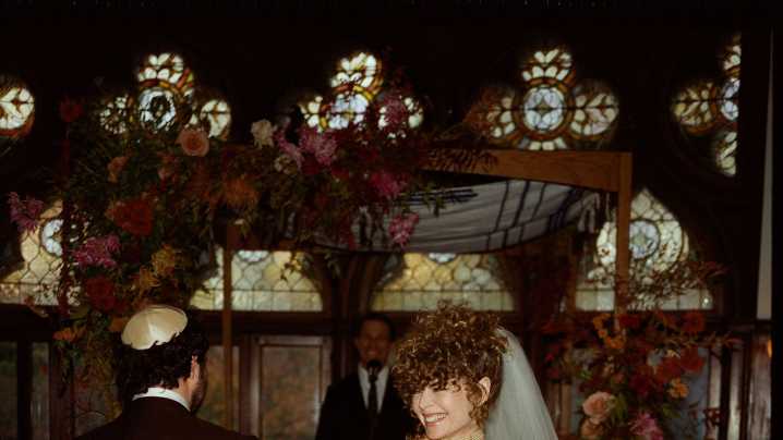 The Best Fall Wedding Bouquets and Flowers in Vogue