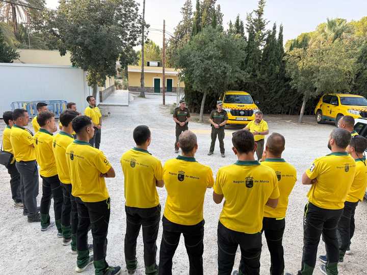 La Región de Murcia envía 20 efectivos para colaborar en la extinción de incendios en Extremadura