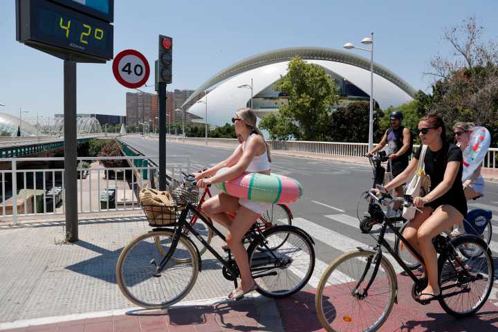 Aemet mantiene el aviso amarillo por calor para este martes en Alicante