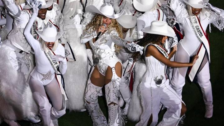 Beyoncé earns first Emmy for 'Beyoncé Bowl' costumes