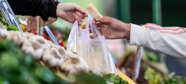 UNA FAMILIA RIOJANA NECESITÓ $1.170.000 EN JULIO PARA NO SER POBRE