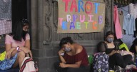 Comerciantes feministas denuncian retiro con uso de fuerza; BJ defiende recuperación de espacios