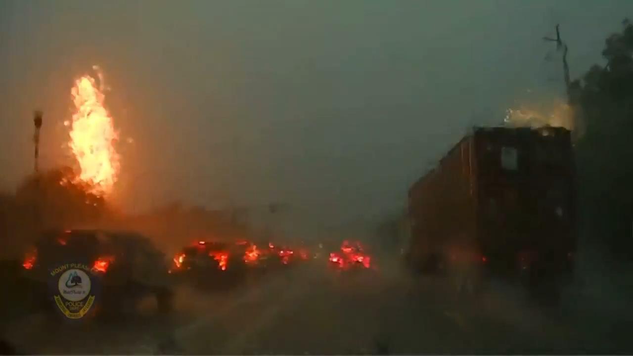 Lightning bolt caught on police dash camera in South Carolina