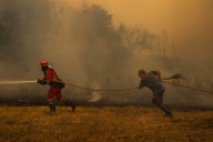 Alerta en toda la provincia de Ourense por una oleada de incendios simultáneos