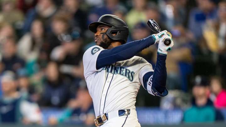Mariners' Victor Robles ejected from Triple-A game after throwing bat at pitcher