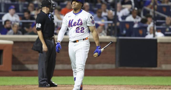Mets make 3 costly errors and allow 5 unearned runs in sloppy 7
