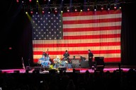 Willie Nelson is an American treasure (Syracuse concert review, setlists)