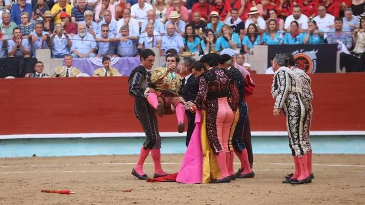 Morante de la Puebla, corneado en la plaza de toros de Pontevedra