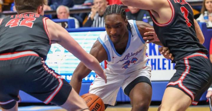 Why was UIC the right choice for Crown Point forward Dikembe Shaw?