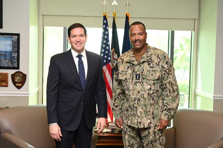 Marco Rubio y el Jefe del Comando Sur de EEUU afinaron estrategias sobre operativo en el Caribe