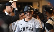 Anthony Rizzo Snubs Cubs for Yankees With Jaw-Dropping Pinstripes Bombshell