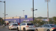 Tranvías y buses llenos: "Desde San José, mínimo es una hora de viaje"