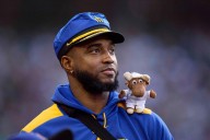 Víctor Robles de Marineros suspendido 10 juegos por lanzar bate al pitcher
