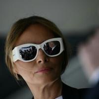 Trump gives Putin 'peace letter' from wife Melania
