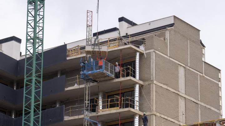 Los constructores tinerfeños acusan a los alcaldes de torpedear el plan de vivienda