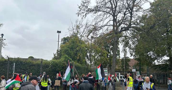 Cops make multiple arrests at protest supporting Palestine Action