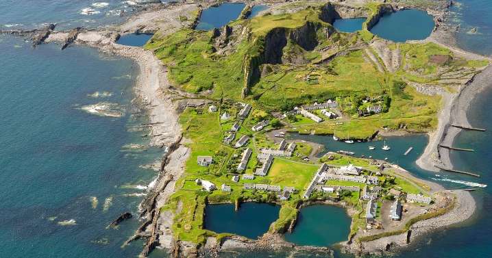 'Cute and quirky' Scottish isle with just 60 inhabitants that 'doesn’t seem real'