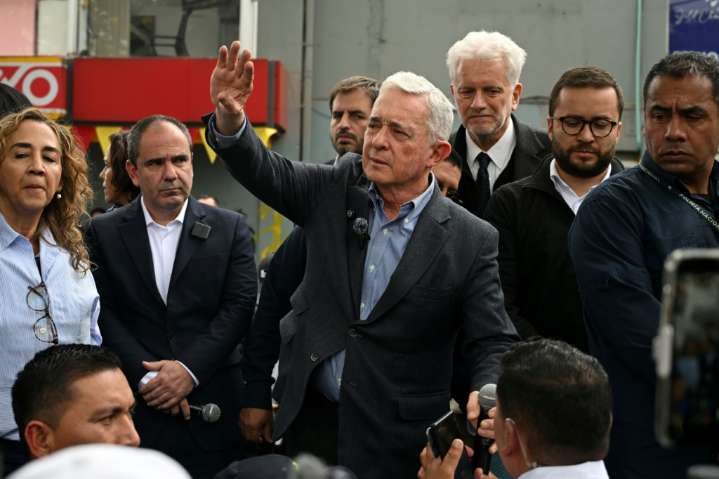 El expresidente Uribe renuncia a la inminente prescripción de su caso en Colombia