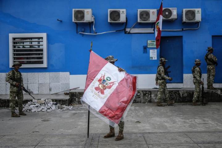 Perú condena a prisión suspendida a colombianos que ingresaron a isla en disputa con Colombia