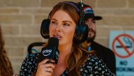 “RIP”: FOX Broadcaster & Fans Unite to Bid Farewell to NASCAR’s Unsung Hero at 35 Fans and broadcasters come together in grief as NASCAR faces a heartbreaking loss, honoring a figure whose impact reac