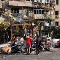 Russia strikes across Ukraine as peace prospects flounder