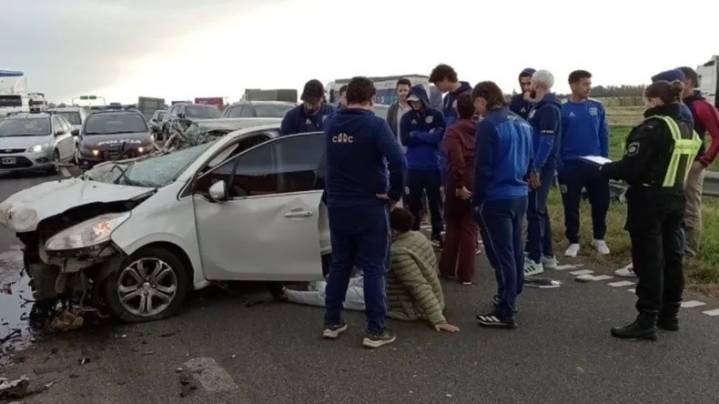 Susto en Rosario Central: un jugador sufrió un fuerte accidente camino al entrenamiento