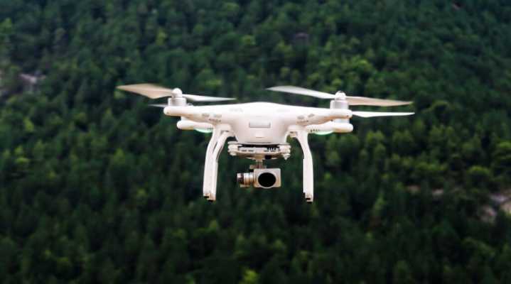 Quedan suspendidas las operaciones y comercialización de drones en el país
