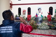 Cuartel donde está la tumba de Hugo Chávez acoge en Venezuela registro de milicianos