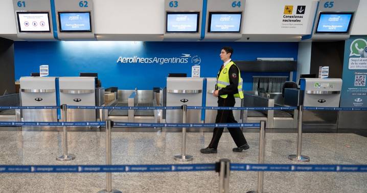 Paro de controladores aéreos: 82 vuelos cancelados y 15.000 pasajeros afectados