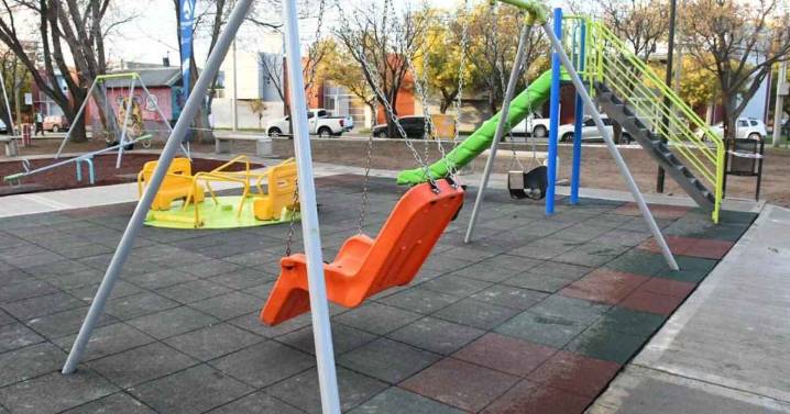 Un barrio de Neuquén brilla con su nueva plaza: una por una, las mejoras en el espacio verde