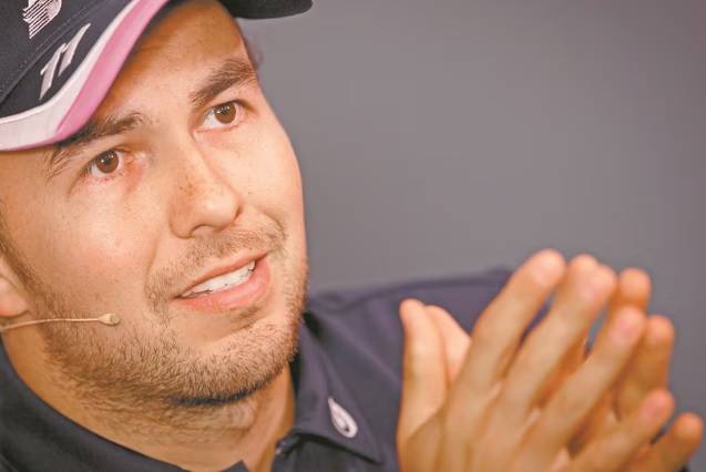 Checo Pérez regresa a Fórmula 1; es presentado con Cadillac