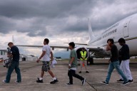 Estados Unidos deporta a 161 migrantes cubanos en el octavo vuelo de repatriación del año
