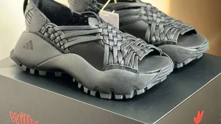 Comunidad oaxaqueña acusa a Adidas de apropiación cultural por sandalia "Oaxaca Slip On" / La Silla Rota