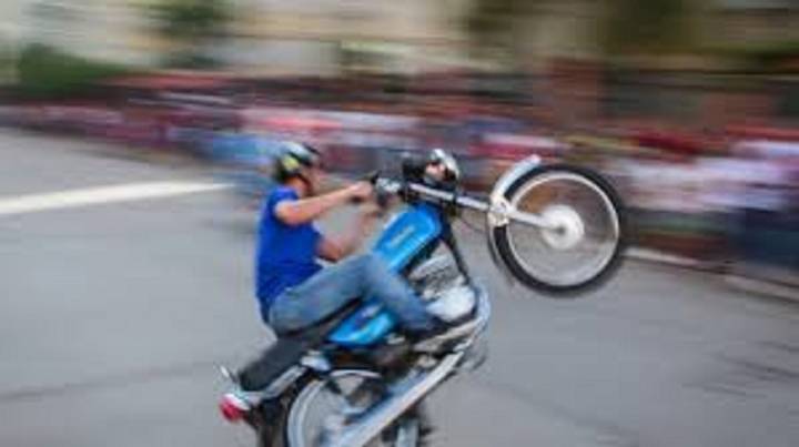 Tarek William Saab anunció la prohibición de realizar motopiruetas en todo el país
