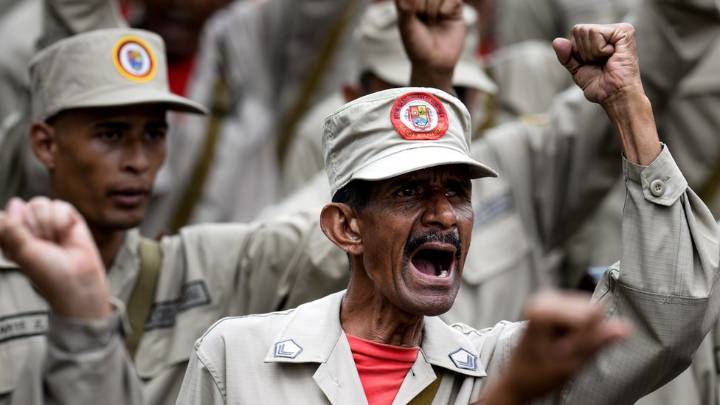 Maduro ordena despliegue de 4,5 millones de milicianos