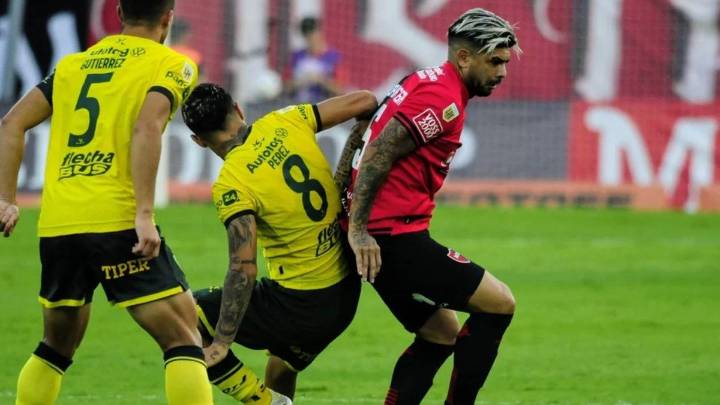 Defensa y Justicia y Newell's se miden en Florencio Varela