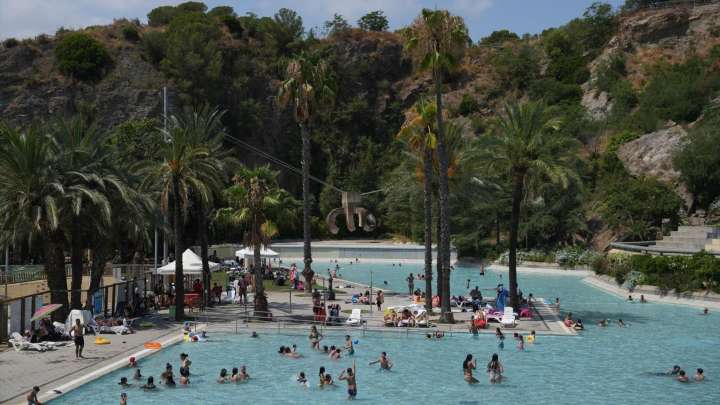 El puente de agosto en Cataluña empieza con subida de temperaturas, "calor intenso" y riesgo de incendio