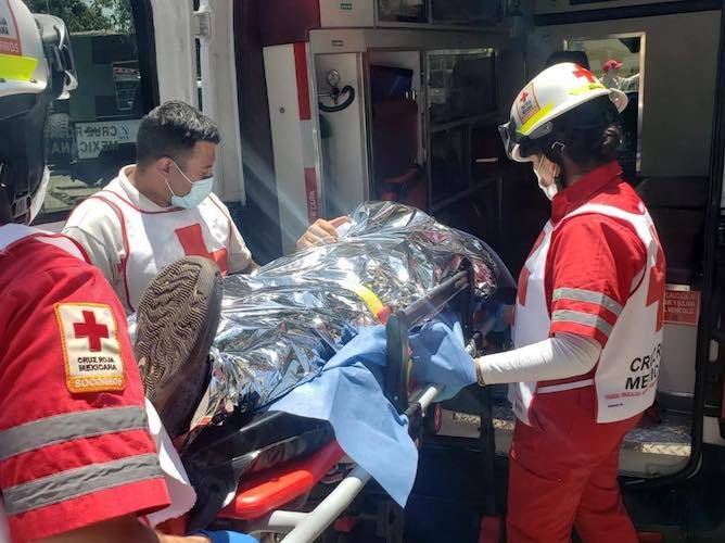 Motociclista adolescente está muy grave tras accidentarse