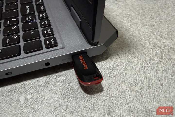 I Keep These Portable Windows Tools on a USB Stick to Use Anywhere