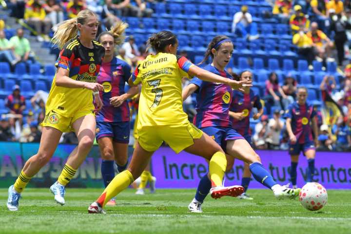 Barcelona derrotó 2-1 al América Femenil